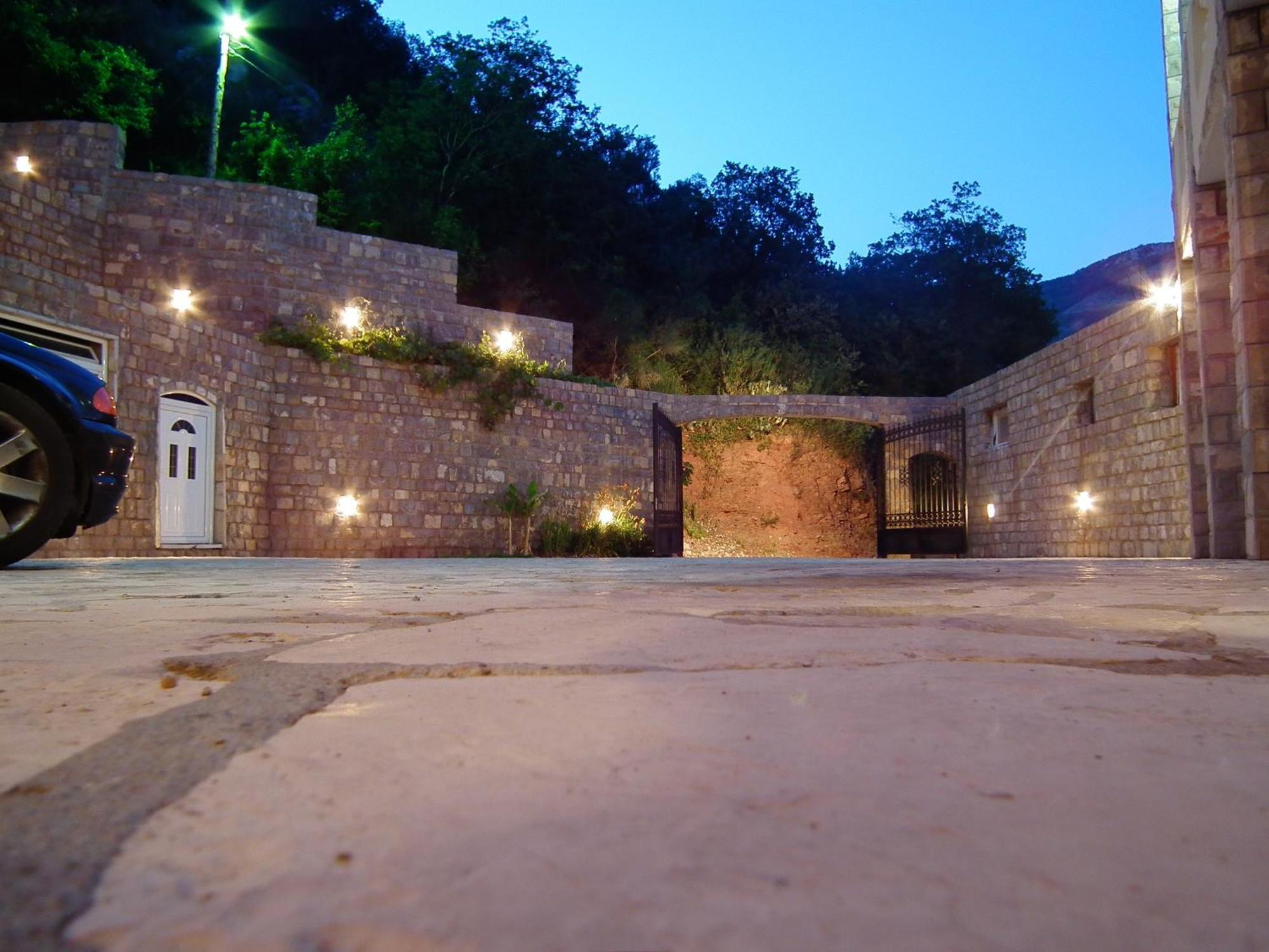 Castellamare Residence Petrovac Екстер'єр фото
