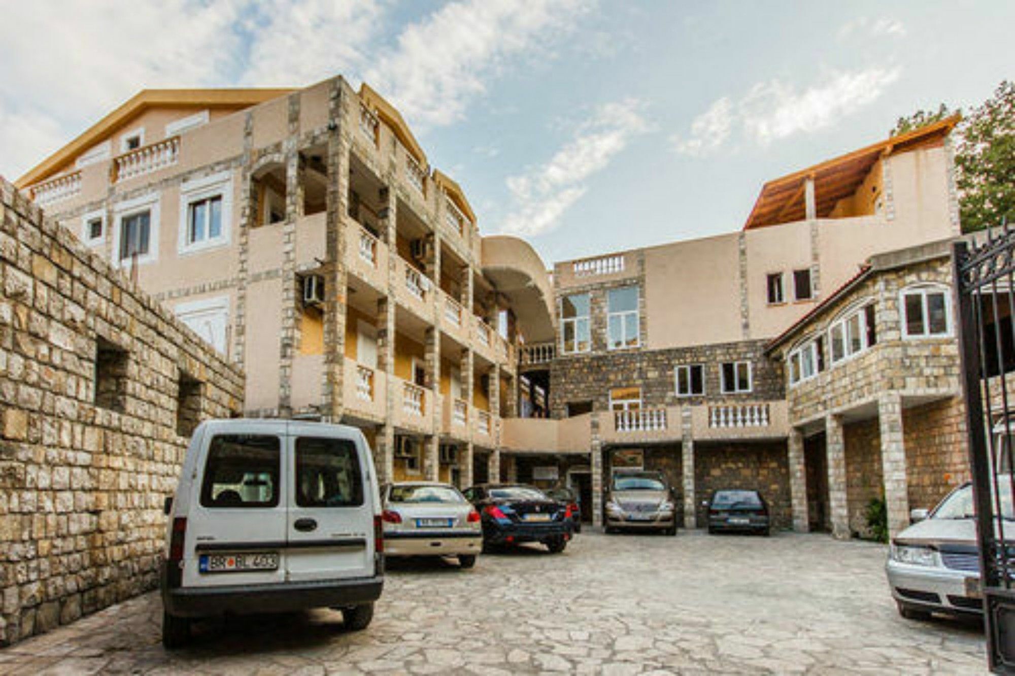 Castellamare Residence Petrovac Екстер'єр фото